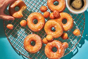 Brown Donuts On Grill Wallpaper