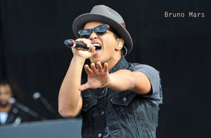 Bruno Mars Performs On Stage Wallpaper