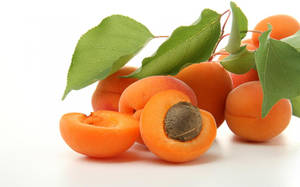 Bunch Of Apricot Fruits Wallpaper