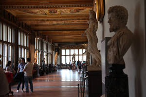 Busy Uffizi Gallery Wallpaper