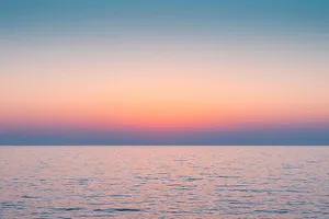 Calming Colorful Sky And Sea Horizon Wallpaper