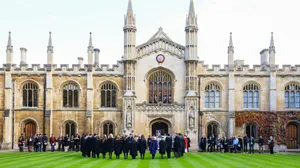 Cambridge University Hall Wallpaper