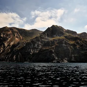 Captivating Catalina: Macos' Vibrant Landscape Wallpaper