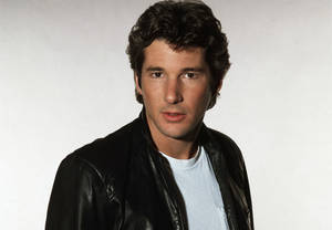 Captivating Portrait Of A Young Richard Gere Wallpaper