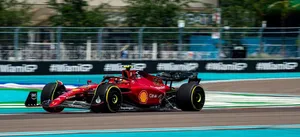 Carlos Sainz Jr. Racing In Miami Grand Prix Wallpaper