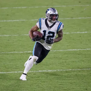 Carolina Panthers Player Dj Moore Against Green Bay Packers Wallpaper