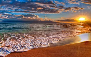 Catch A Glimpse Of Malibu's Dreamy Sunrise With This Romantic Desktop Wallpaper. Wallpaper