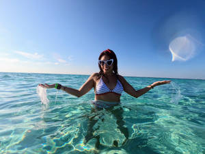 Cayman Island Crystal-clear Water Wallpaper
