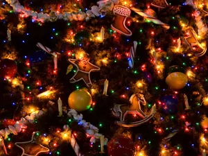 Celebrate The Holidays With Stylish Christmas Ornament Lights Wallpaper