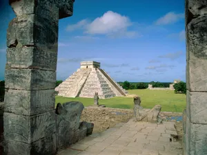 Chichen Itza Mexico El Castillo Distant View Wallpaper