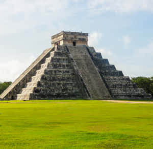 Chichen Itza Mexico El Castillo Firm Green Grass Wallpaper