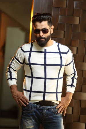 Chiyaan Vikram Photo Shoot Wallpaper