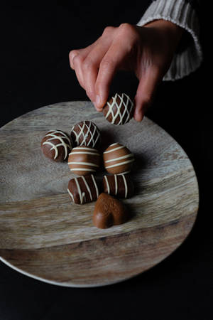 Chocolate Truffles On Plate Wallpaper