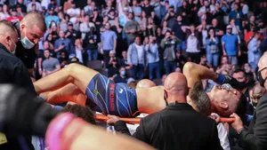 Chris Weidman Feeling Pain Wallpaper