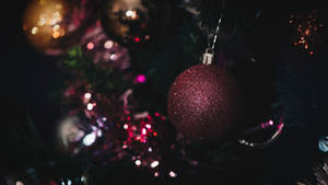 Christmas Aesthetic Desktop Maroon Ball Wallpaper