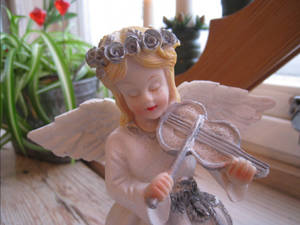 Christmas Angel With Violin Wallpaper