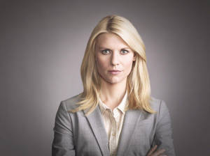 Claire Danes In Suit Wallpaper