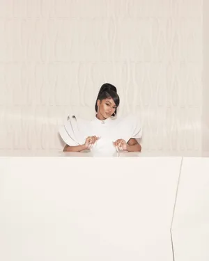 Classy Saweetie Portrait Wallpaper