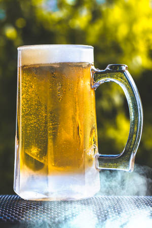 Clear Glass Beer Mug With Beer Wallpaper