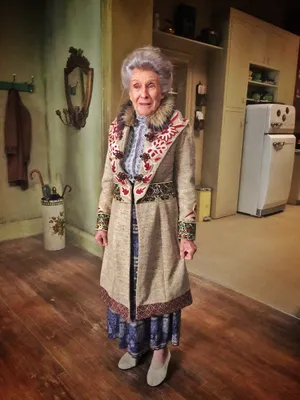 Cloris Leachman American Gods Zorya Vechernyaya Wallpaper