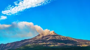 Cloud Spreading Mount Etna Wallpaper