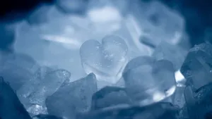 Cold Frozen Heart Cube Wallpaper