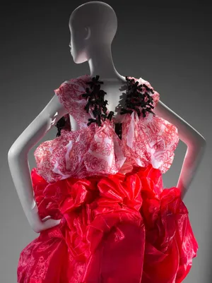 Comme Des Garçons Red Dress Mannequin Wallpaper