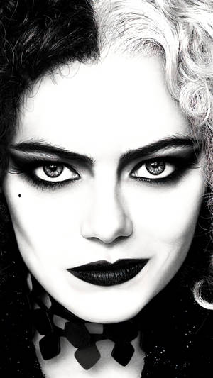 Cruella Black And White Close-up Wallpaper