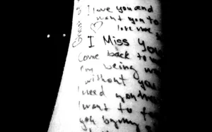 Cute Black And White Aesthetic Scribbles On Arm Wallpaper