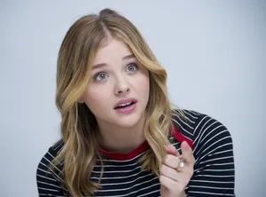 Cute Chloë Grace Moretz Wallpaper