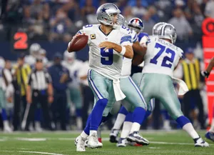 Dallas Cowboys Logo On Helmet Of Player Wallpaper