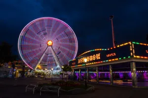 Dark Theme Carnival Ferris Wheel Wallpaper