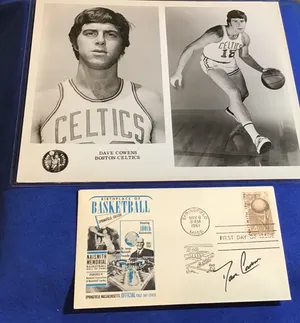 Dave Cowens Playing For Boston Celtics Wallpaper