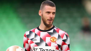 David De Gea Holding Ball Wallpaper