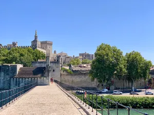 Day Trip Avignon Wine Tasting Wallpaper