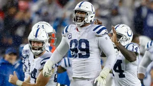 Deforest Buckner Football Team Victory Wallpaper