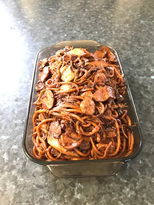 Deliciously Authentic Hokkien Mee In Clear Container Wallpaper