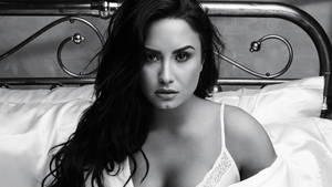 Demi Lovato Black And White Wallpaper