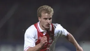 Dennis Bergkamp Ajax Running In Action 1992 Wallpaper