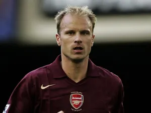 Dennis Bergkamp Arsenal Vs.fulham Wallpaper