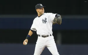 Derek Jeter Preparing To Throw Wallpaper
