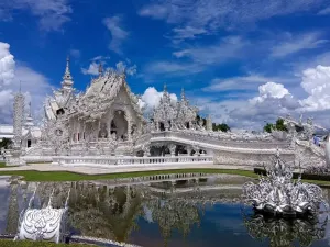 Design Of The White Temple In Chiang Rai Wallpaper