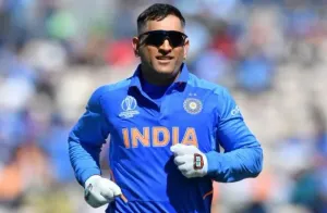 Dhoni 7 Runs Into The Field Wallpaper