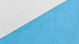 Diagonal Blue And White Abstract Wallpaper