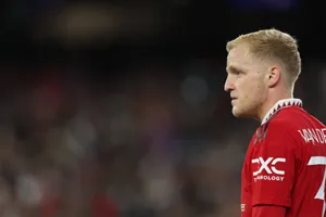 Donny Van De Beek Side View Wallpaper