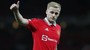 Donny Van De Beek Thumbs-up Wallpaper