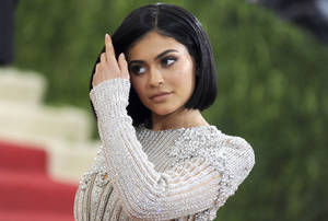 Download Kylie Jenner Wallpaper Wallpaper