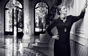 Drew Barrymore Vintage Elegant Look Wallpaper