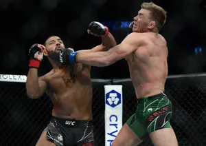 Dricus Du Plessis In Action Wallpaper