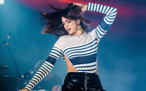 Dua Lipa 4k Performing In Brazil Wallpaper